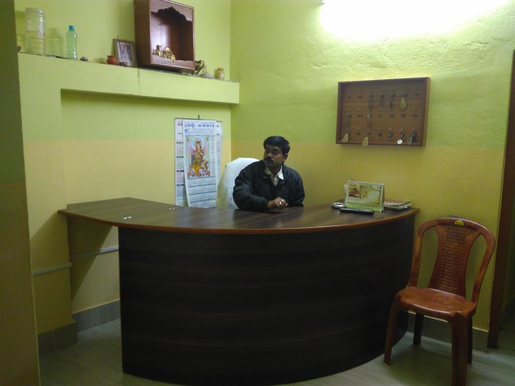 India Tours Only Kavita Guest House โบลปูร์ ภายนอก รูปภาพ
