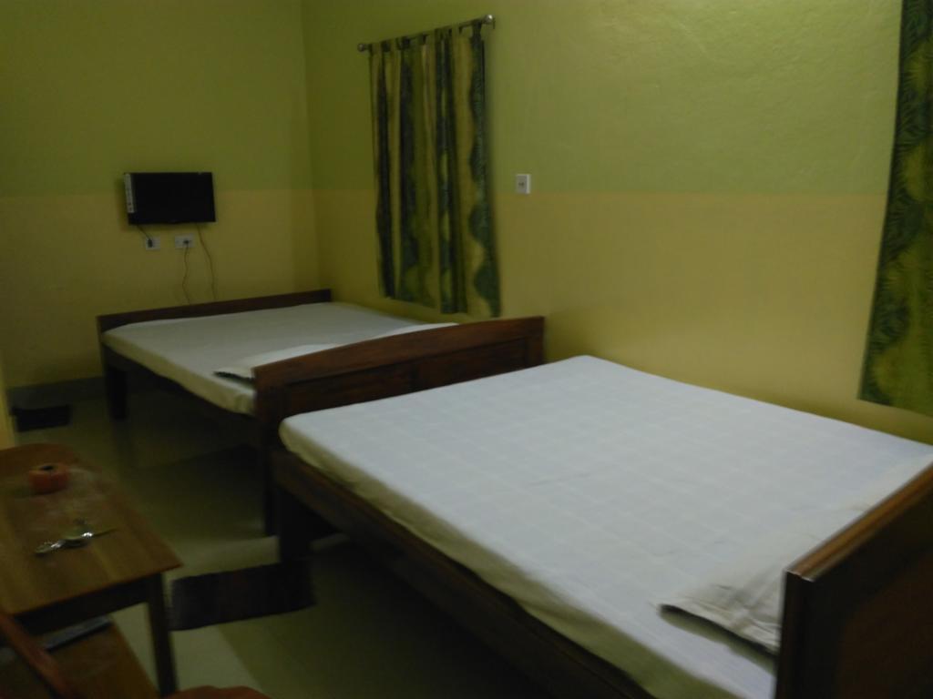 India Tours Only Kavita Guest House โบลปูร์ ภายนอก รูปภาพ