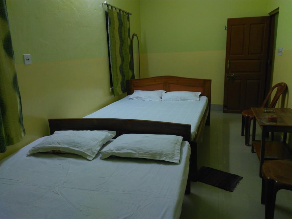 India Tours Only Kavita Guest House โบลปูร์ ภายนอก รูปภาพ