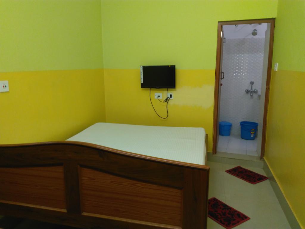India Tours Only Kavita Guest House โบลปูร์ ภายนอก รูปภาพ