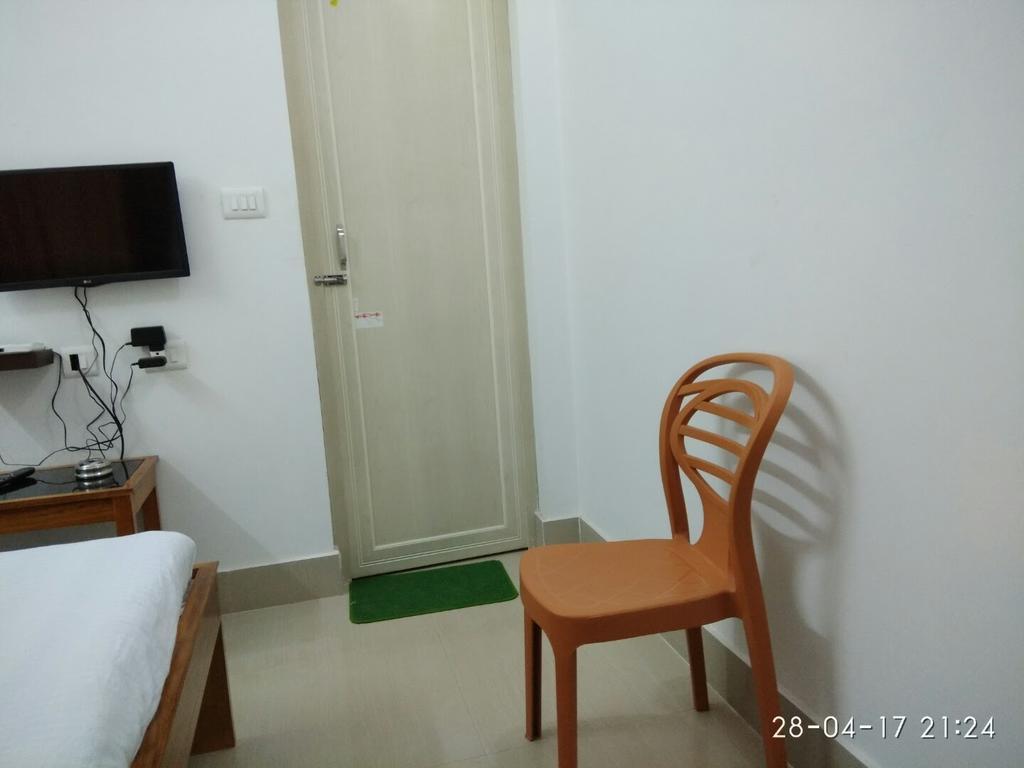 India Tours Only Kavita Guest House โบลปูร์ ภายนอก รูปภาพ