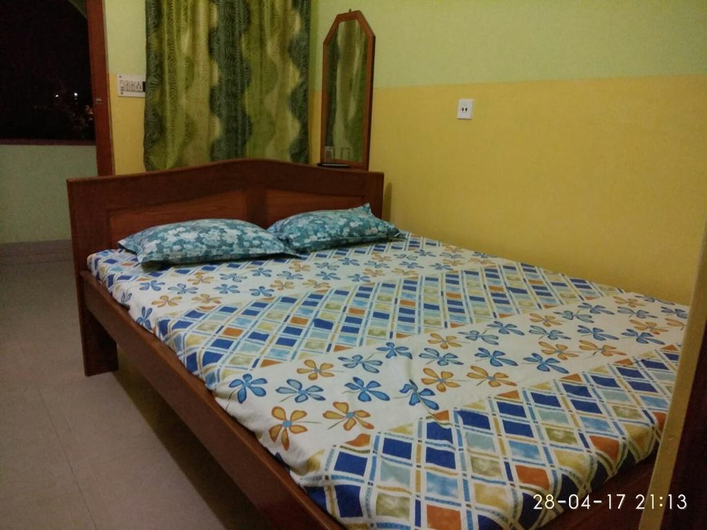 India Tours Only Kavita Guest House โบลปูร์ ภายนอก รูปภาพ