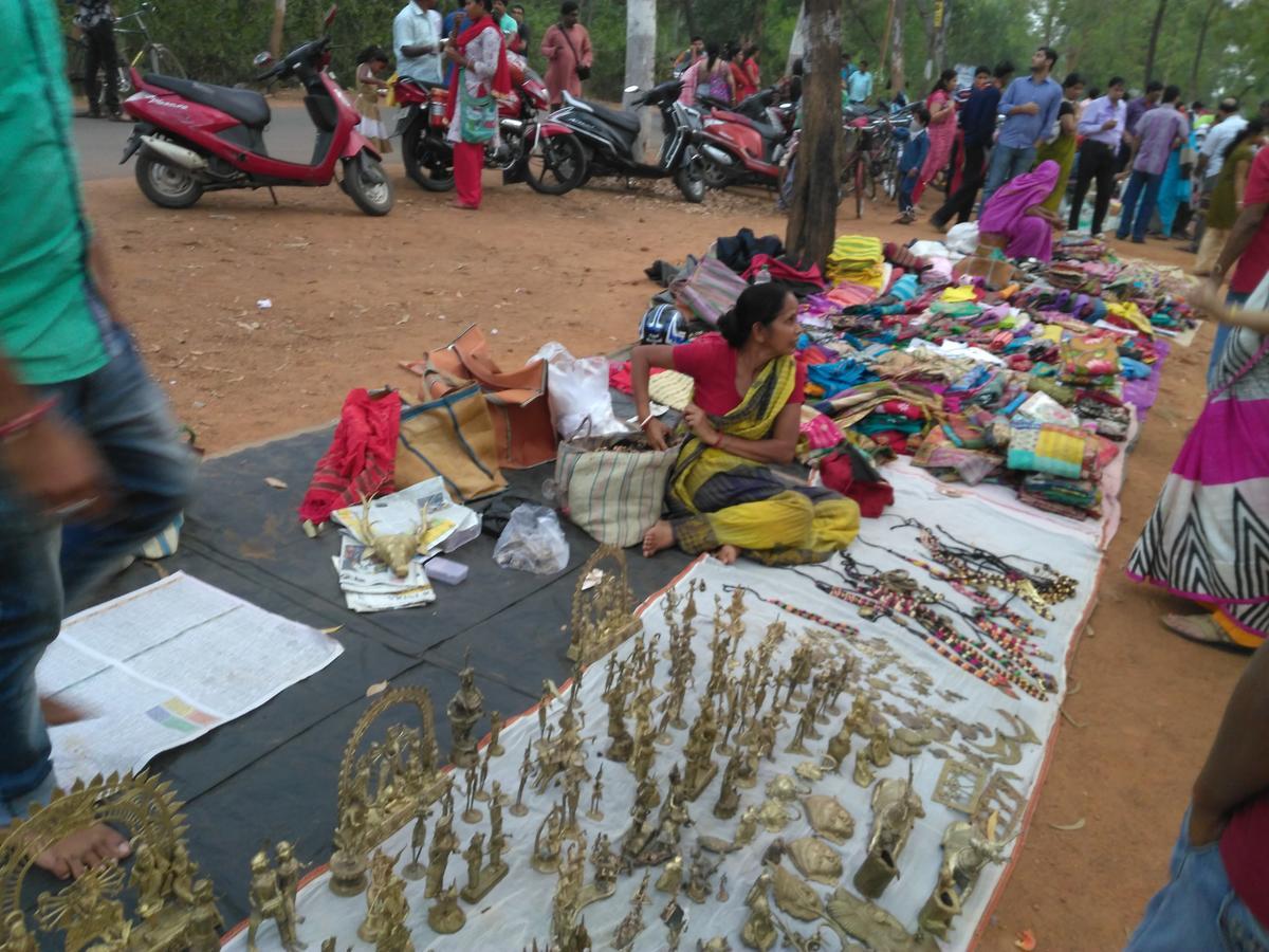 India Tours Only Kavita Guest House โบลปูร์ ภายนอก รูปภาพ